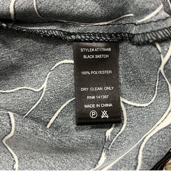 NWT ASTR The Label Asymmetrical Black & White Ruffle Abstract Blouse Size XS - Picture 8 of 8